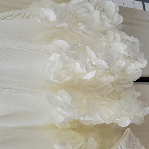 Nannette Dress and Leggings - Picture 4 of 5